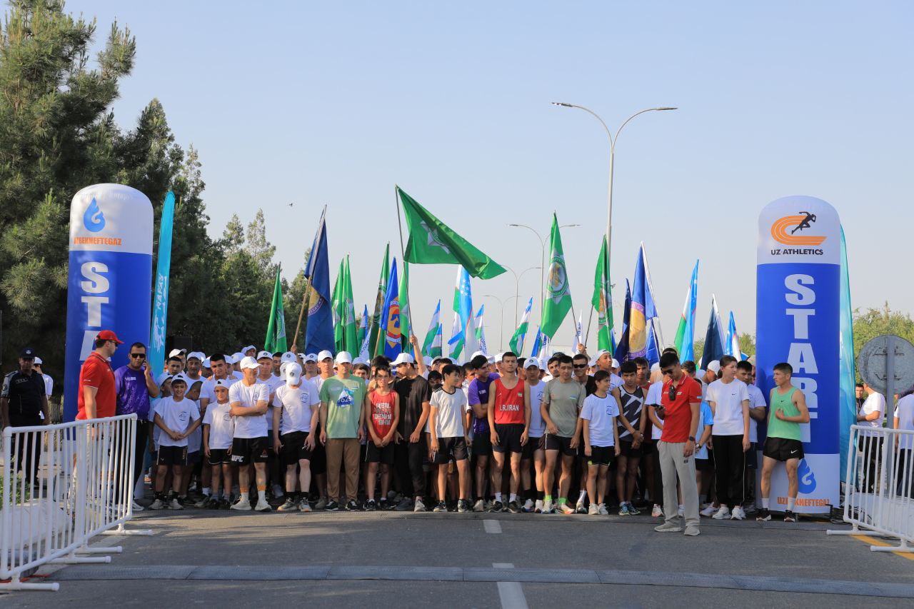 Buxoroda “Eco-Save Aral–2025” ekologik marafoni ko‘tarinki ruhda o‘tkazildi! 🌱🏃‍♂️