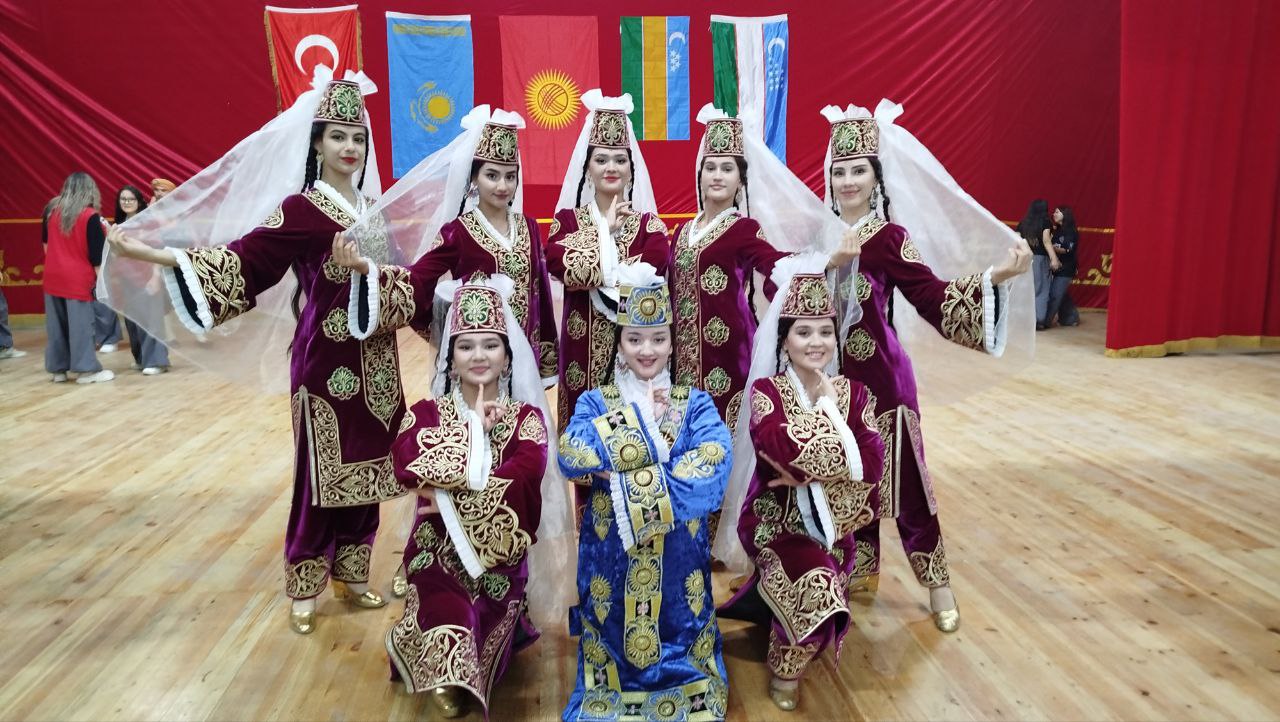 "Raqs san’ati – 2025" O‘shda boshlandi – san’at, madaniyat va do‘stlikning xalqaro bayrami!